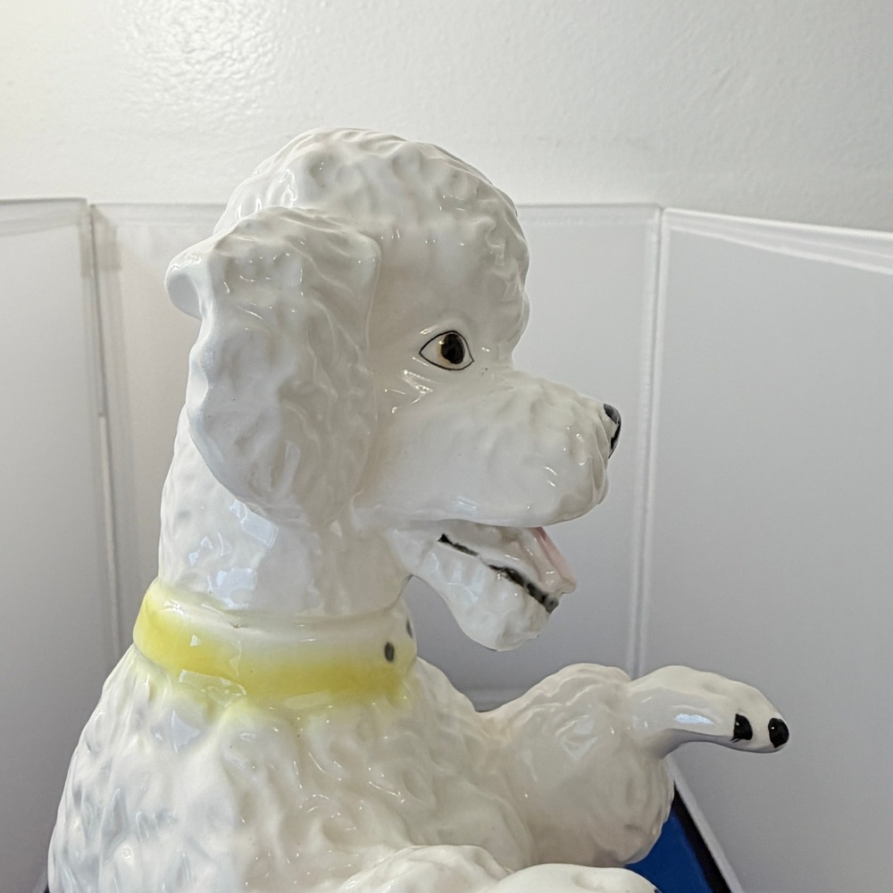 Vintage TALL White Ceramic Poodle Figurine Dog Japan Mid Century 10.5 Inch 2527 - Picture 4 of 11